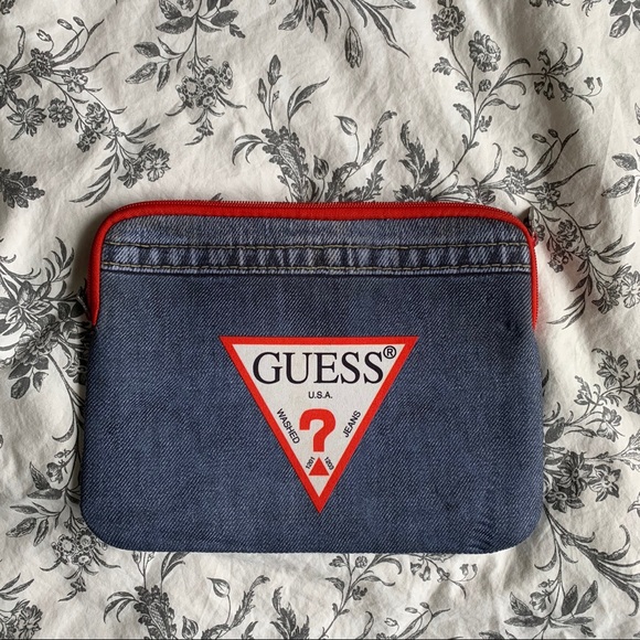 Guess IPAD Sleeve - Picture 1 of 3